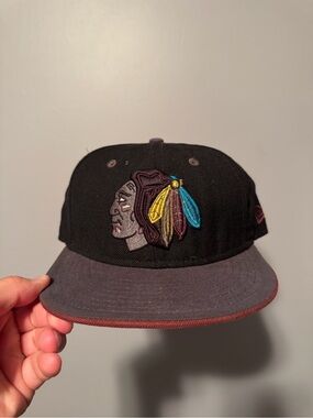 Chicago Blackhawks  New Era Black Brim Snapback with Multicolor Feather L
